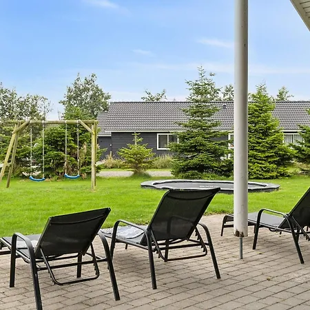 Luxury Retreat With Pool بيت للعطل