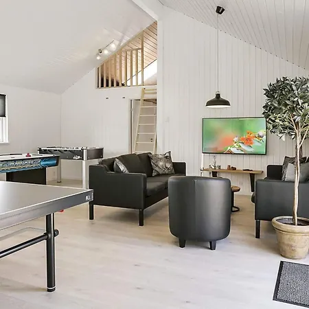 Luxury Retreat With Pool Bøtø By