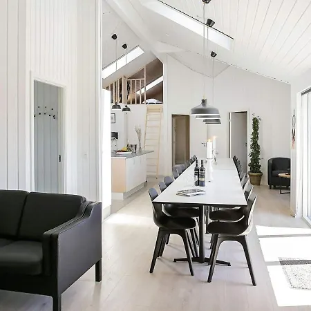 Nine-bedroom In Idestrup 2