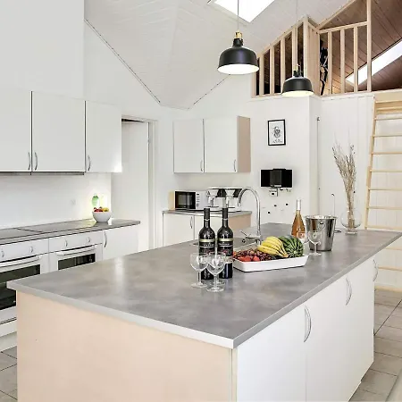 Nine-bedroom In Idestrup 2 펜션 *