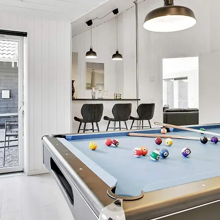펜션 Nine-bedroom In Idestrup 2 Bøtø By