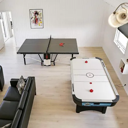 Feriehus Nine-bedroom In Idestrup 2 Bøtø By