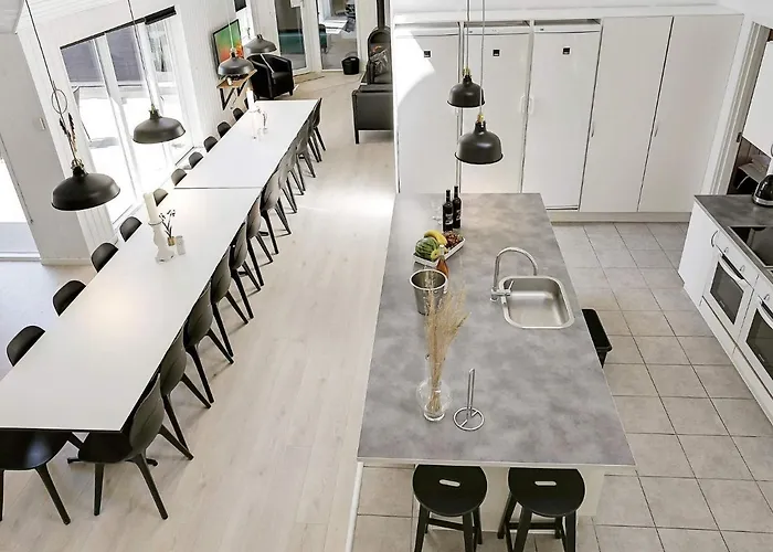 Luxury Retreat With Pool - By Traum Bøtø By